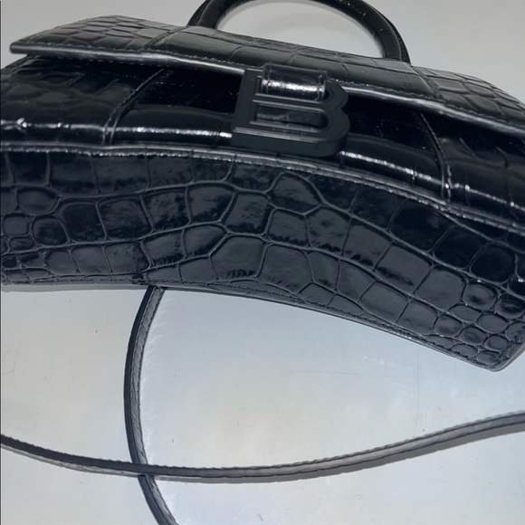 New Balenciaga bag lost strap worn once - Picture 2 of 6